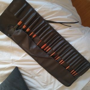 Make up brush set and case